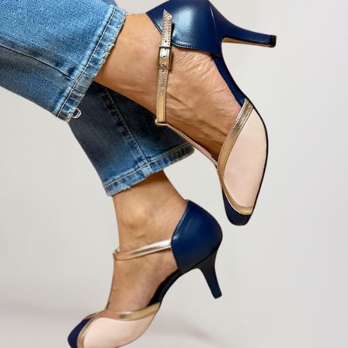 Noiré | Cozy T-Strap Sandals